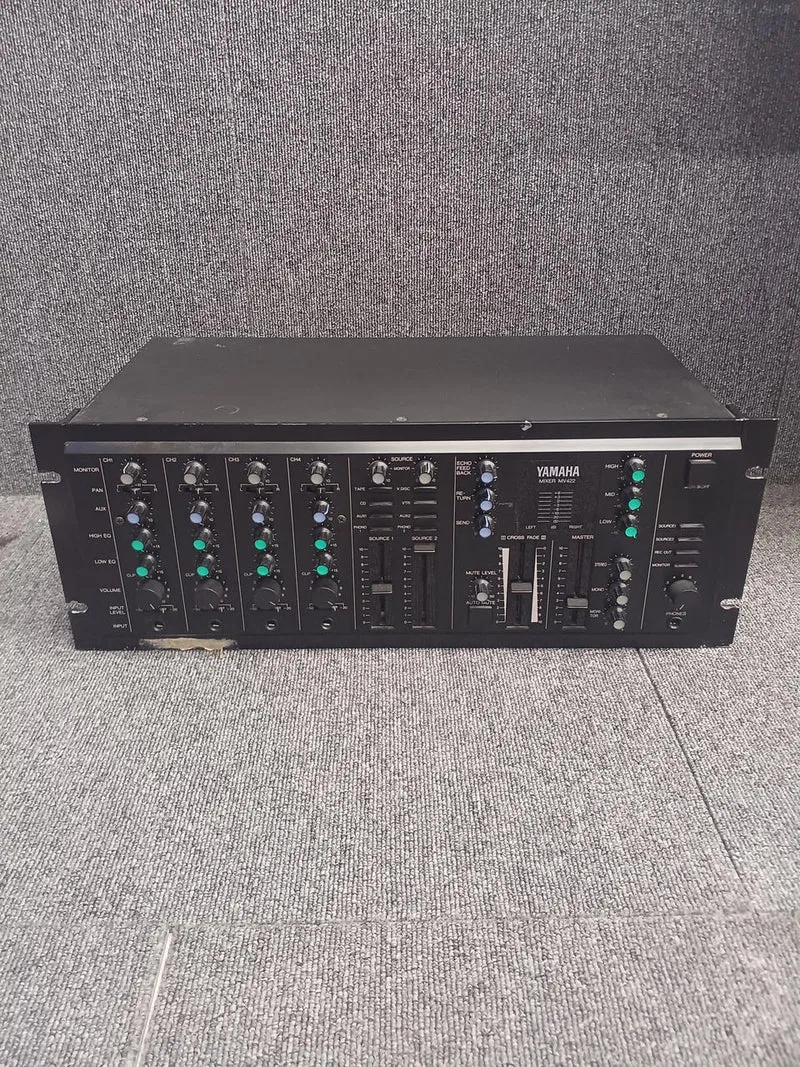 [SCHROTT] YAMAHA Mixer MV422