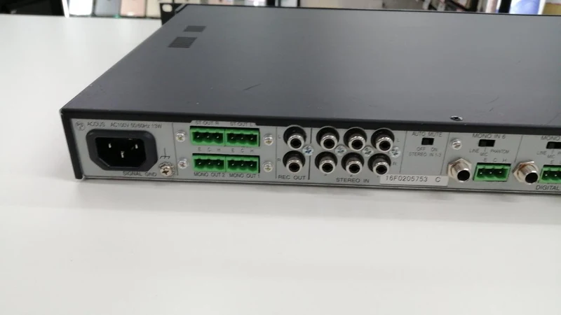 [SCHROTT] TOA Digitalmixer M-633D