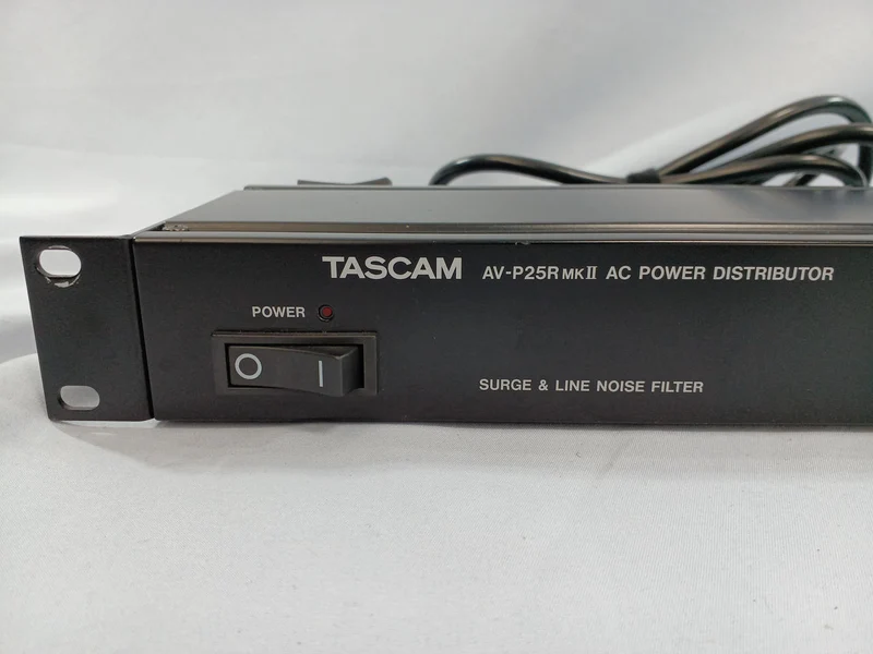 TASCAM Stromverteiler AV-P25R MKII.