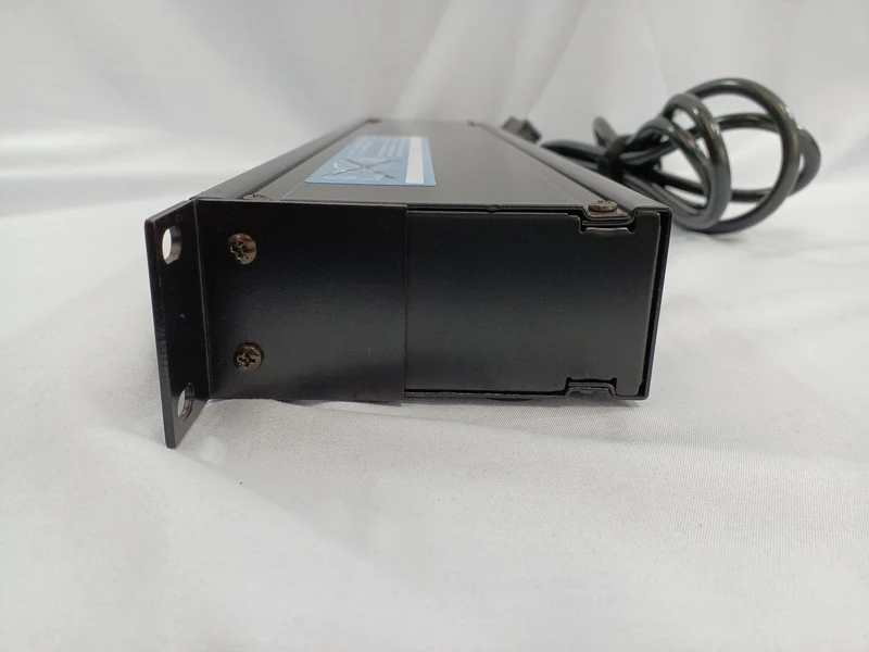 TASCAM Stromverteiler AV-P25R MKII.