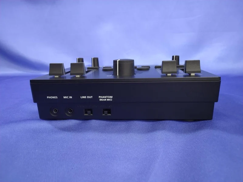 ROLAND Vocal Effects VT-4