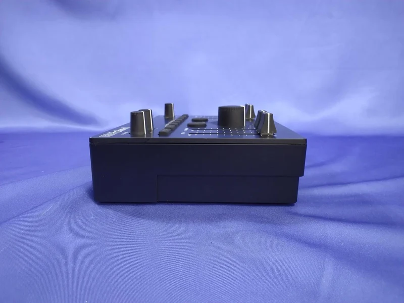 ROLAND Vocal Effects VT-4