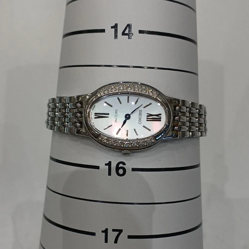 SEIKO Quartz 1F20-0BG0