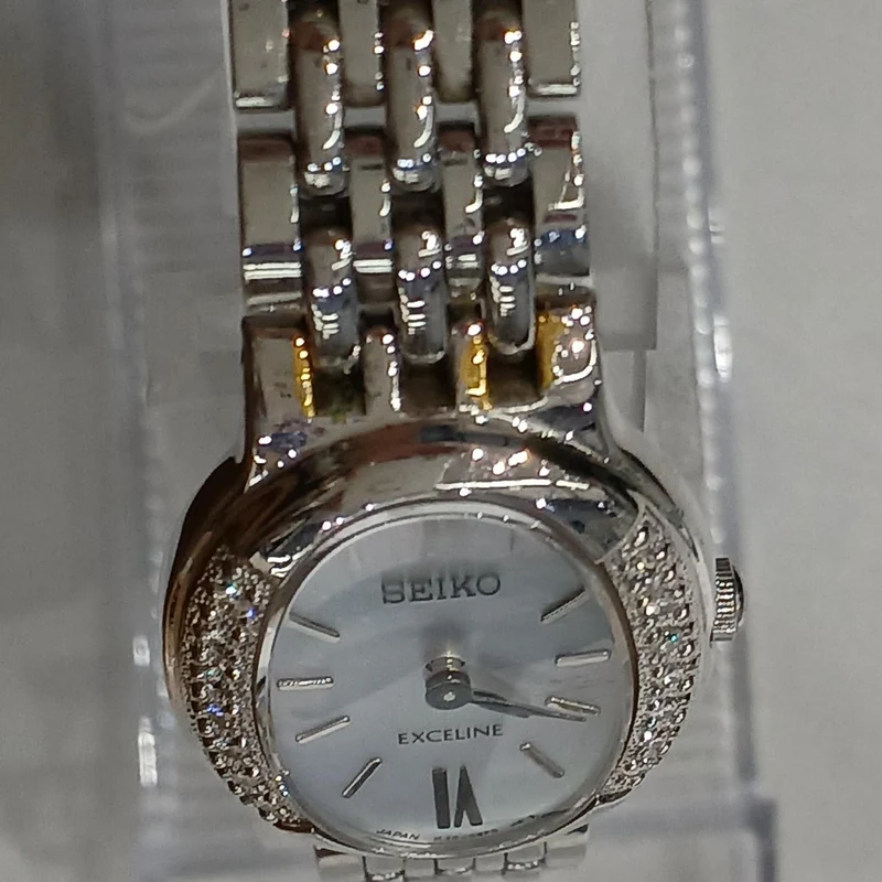 SEIKO Quartz 1F20-0BG0