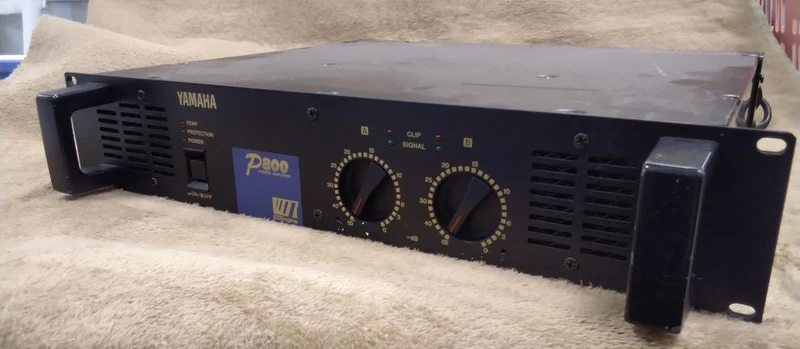 YAMAHA Leistungsverstärker P800