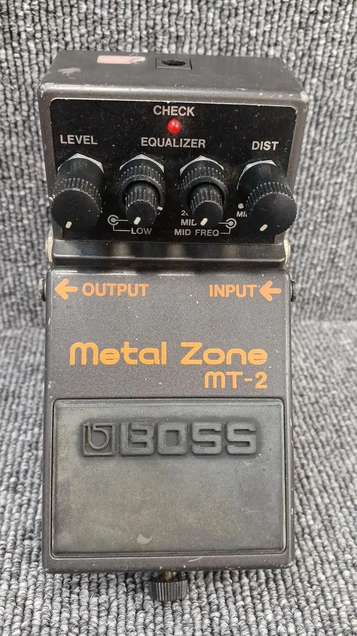 BOSS Effektpedal MT-2