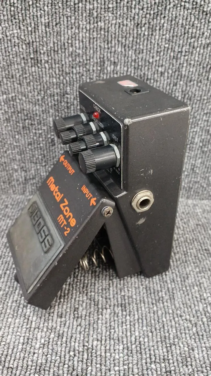 BOSS Effektpedal MT-2