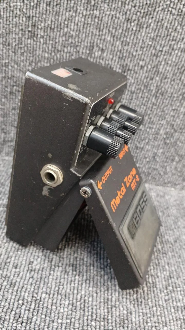 BOSS Effektpedal MT-2