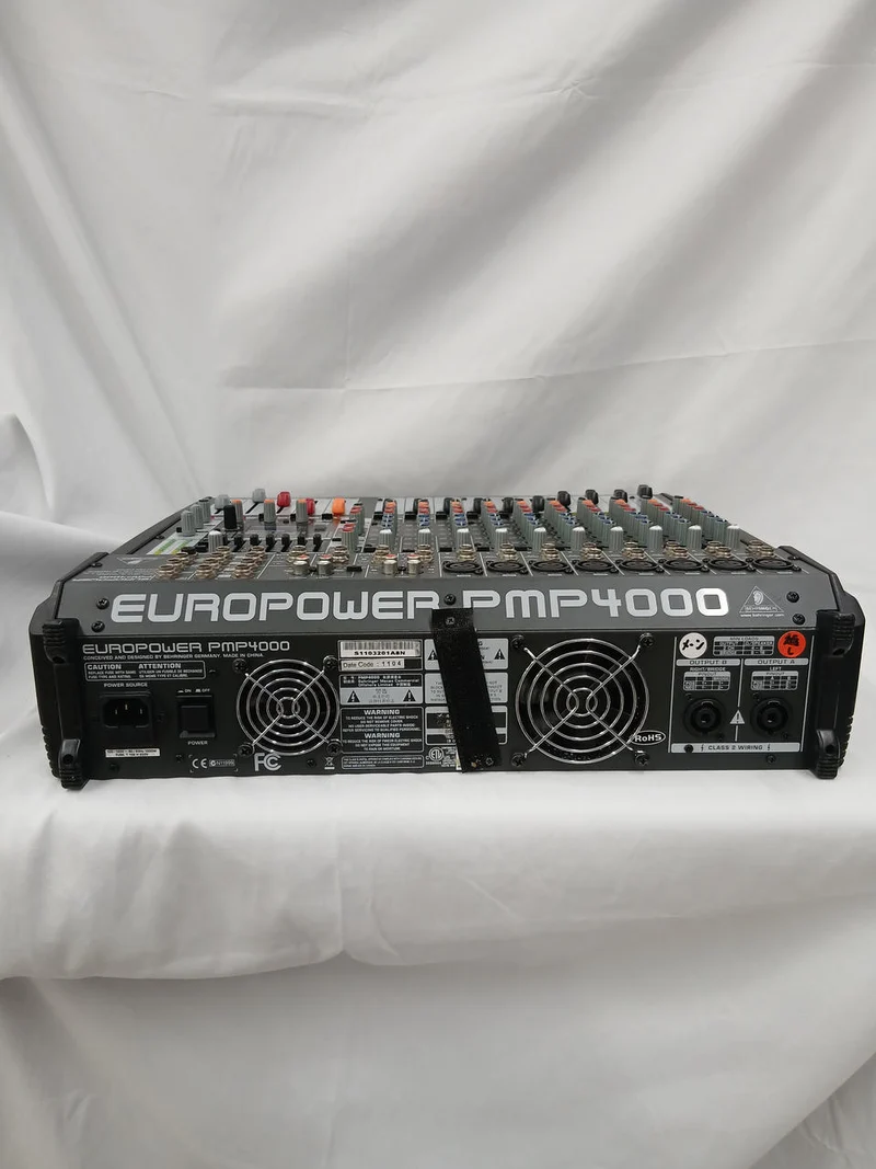 [SCHROTT] BEHRINGER Mischpult PMP4000