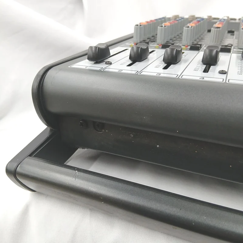 [SCHROTT] BEHRINGER Mischpult PMP4000