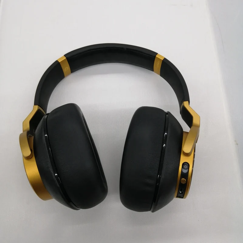 AKG Geschlossener Studio-Monitor-Kopfhörer N90