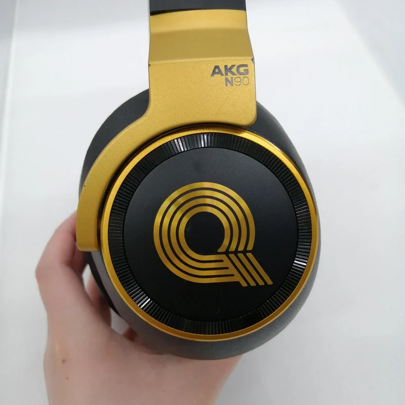 AKG Geschlossener Studio-Monitor-Kopfhörer N90