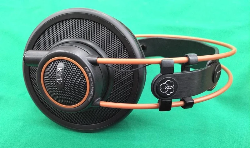 AKG Studio-Monitor-Kopfhörer K712PRO