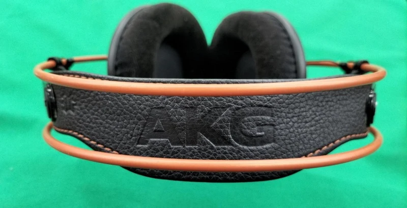 AKG Studio-Monitor-Kopfhörer K712PRO