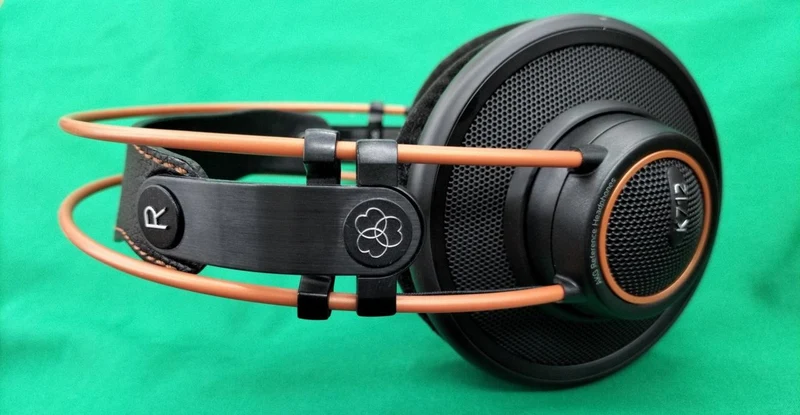 AKG Studio-Monitor-Kopfhörer K712PRO