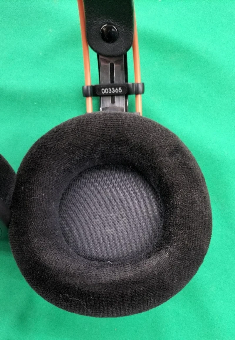 AKG Studio-Monitor-Kopfhörer K712PRO