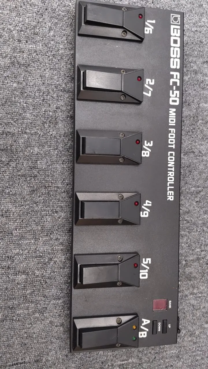 BOSS MIDI-Fußcontroller FC-50