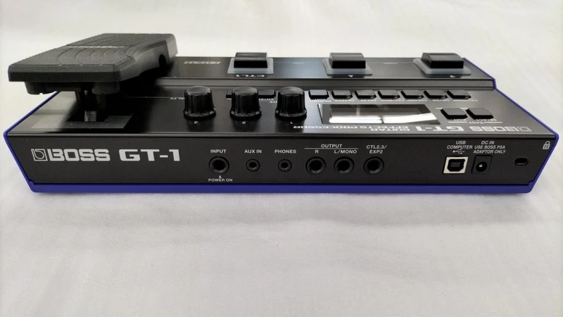 BOSS Multi-Effektgerät GT-1