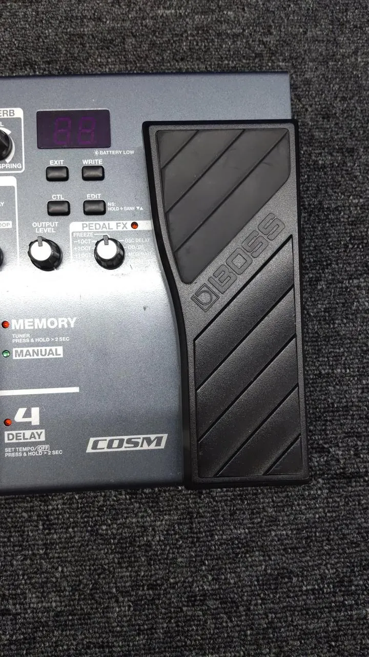 BOSS Multi-Effektpedal ME-80