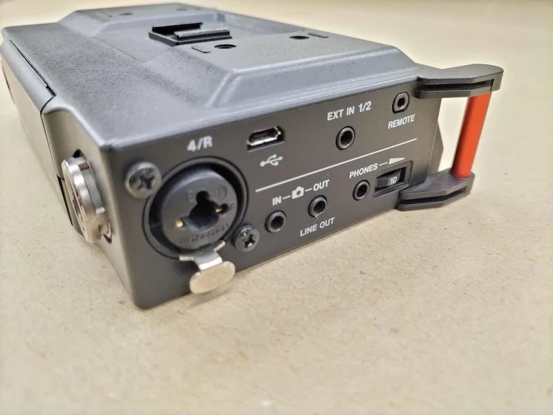 TASCAM PCM-Recorder DR-70D