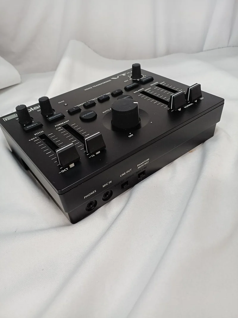 ROLAND Voice Transformers VT-4