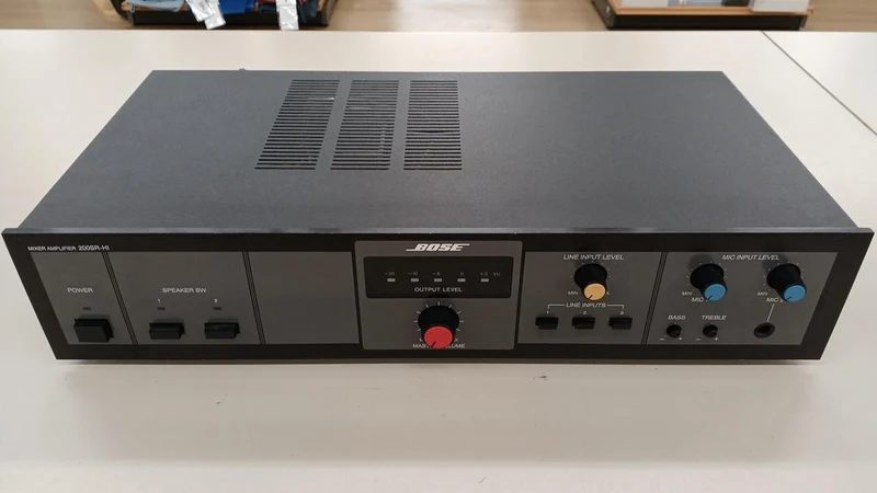BOSE Mischpult mit integriertem Leistungsverstärker 200SR-HI