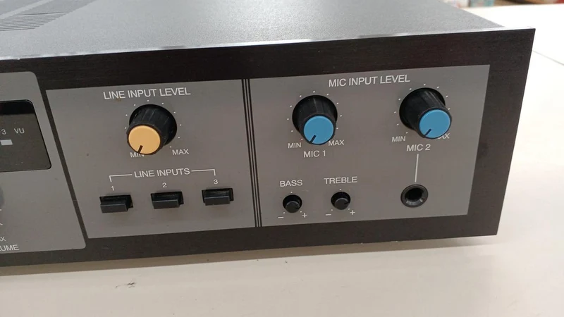 BOSE Mischpult mit integriertem Leistungsverstärker 200SR-HI