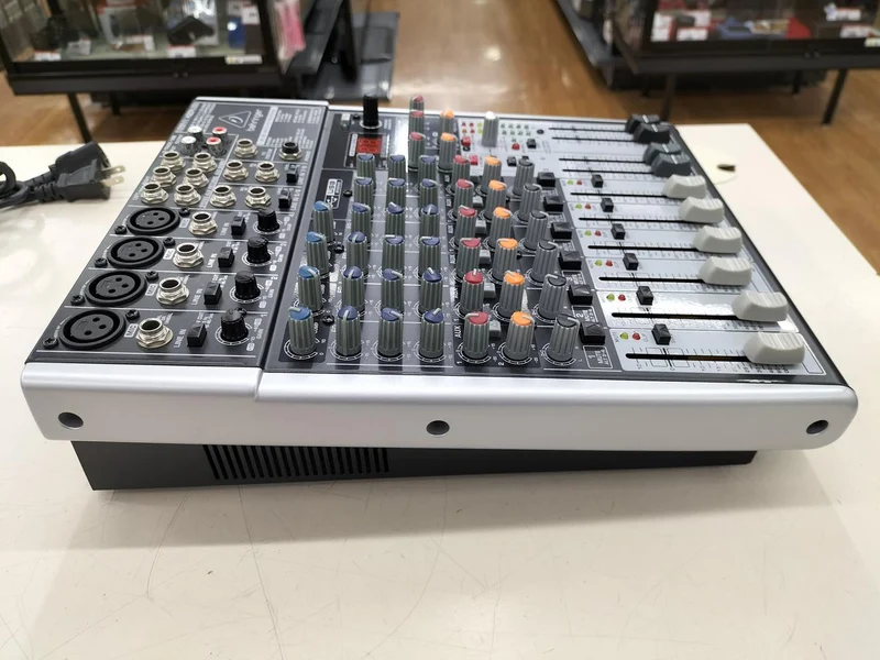 BEHRINGER Perfekt für Live-Shows und Partys!