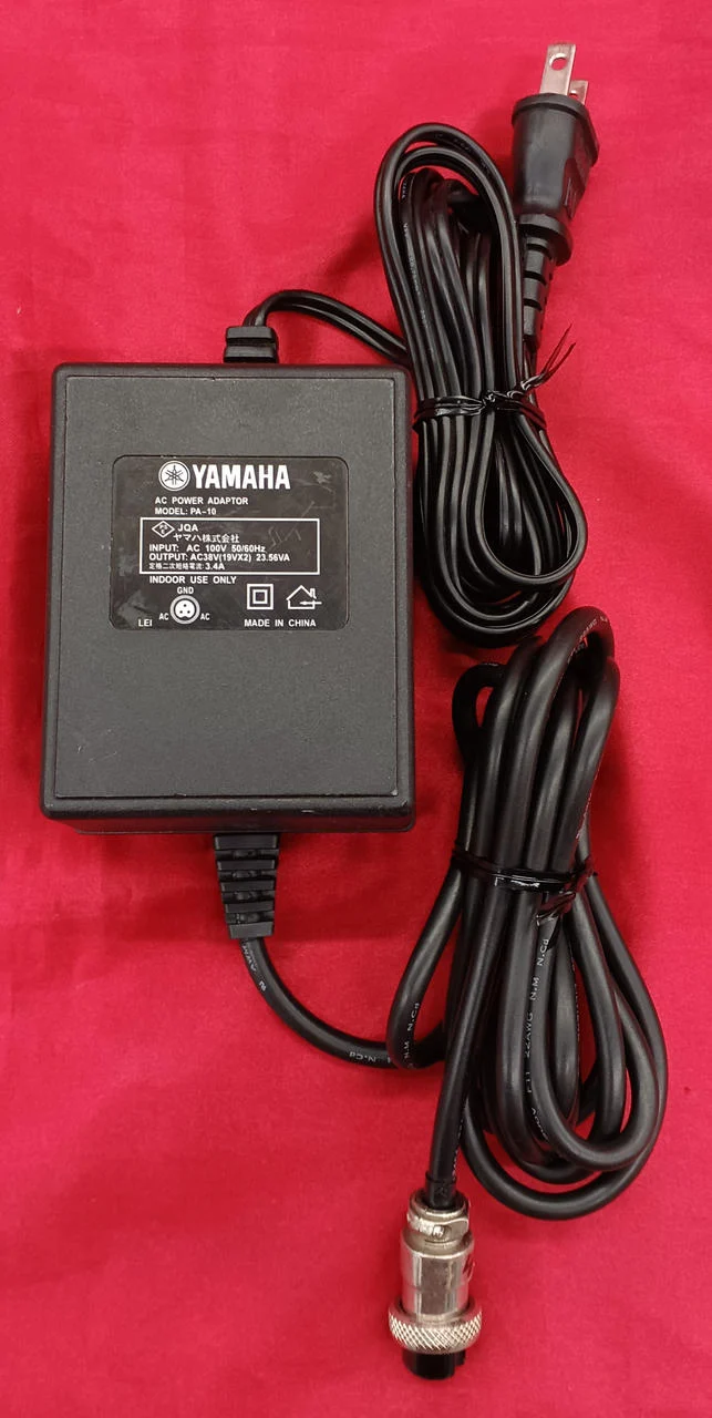 YAMAHA 8-Kanal-Analogmischer MW8CX