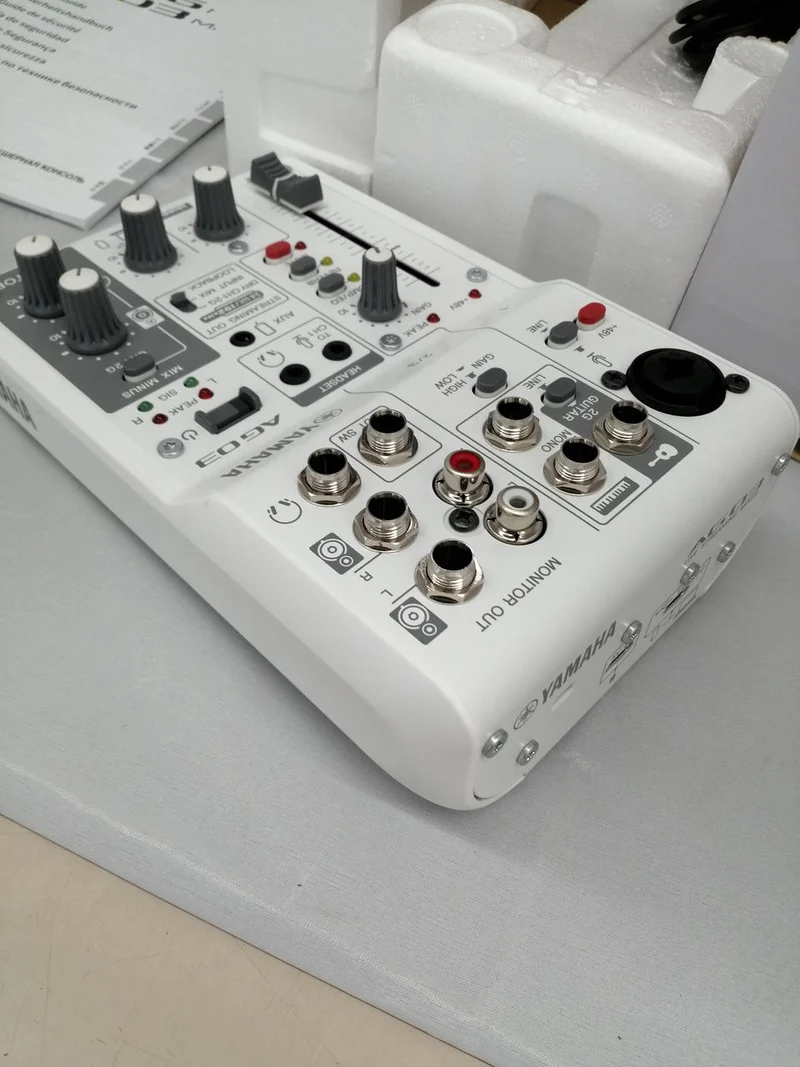 YAMAHA Mixer AG03MK2