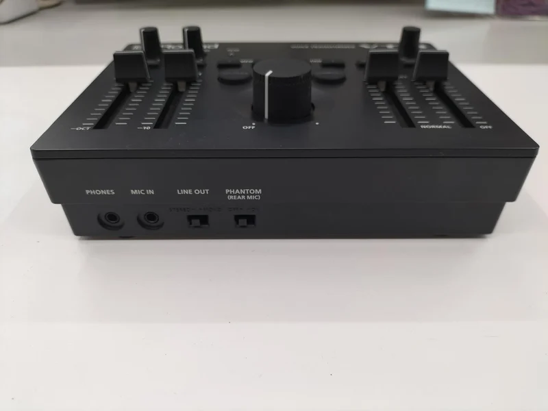ROLAND Voice Transformers VT-4