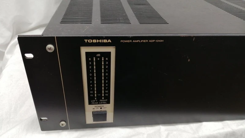[SCHROTT] TOSHIBA *Schrott-Endstufe ADP-1010H