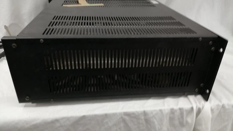 [SCHROTT] TOSHIBA *Schrott-Endstufe ADP-1010H