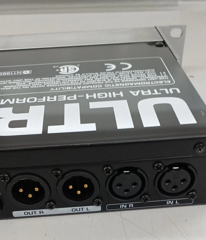 BEHRINGER Digitaler Equalizer DEQ2496