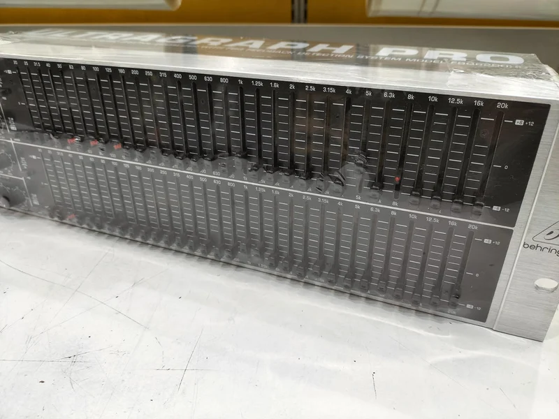 BEHRINGER Equalizer FBQ6200HD