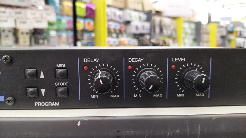 YAMAHA Digital Reverb REV100