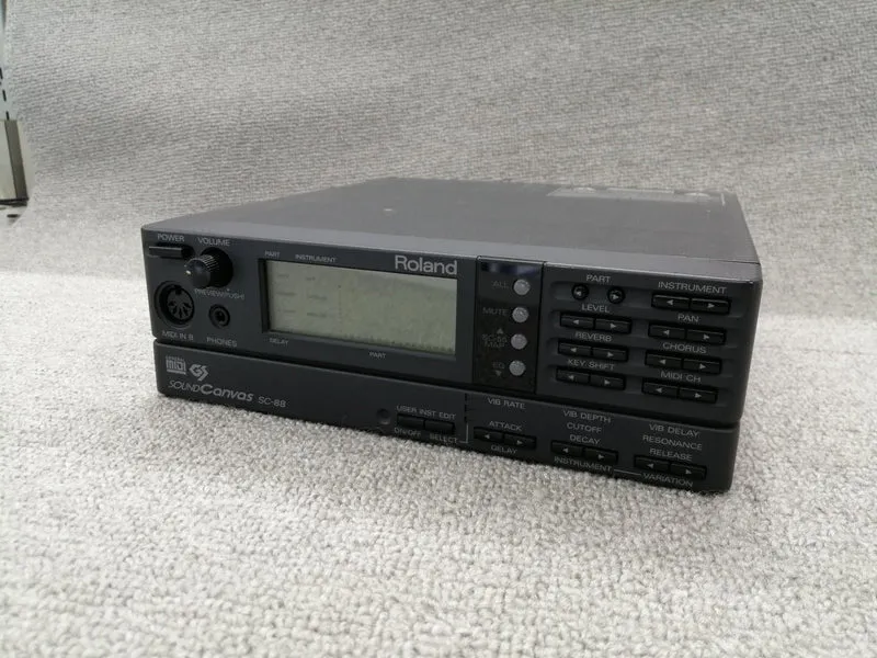 ROLAND Soundmodul SC-88