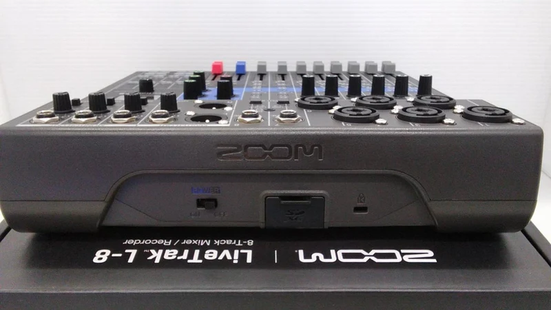 ZOOM Mixer LIVETRAK L-8