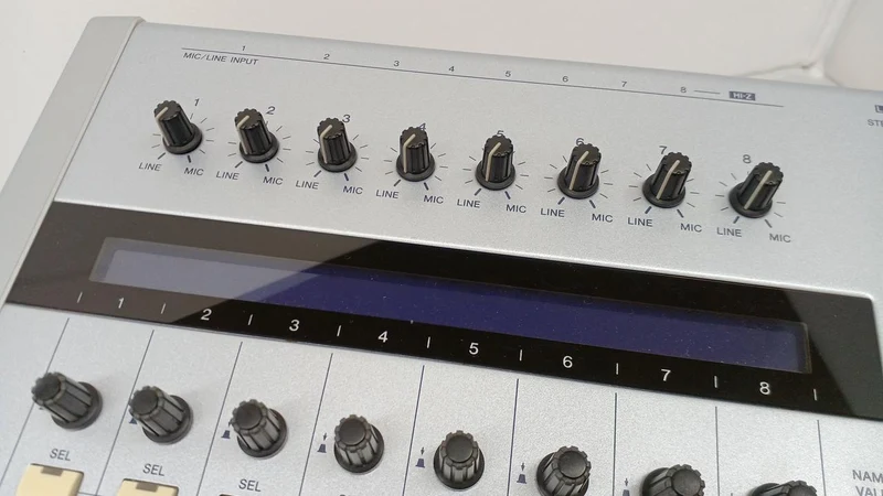 YAMAHA Mixer 01X