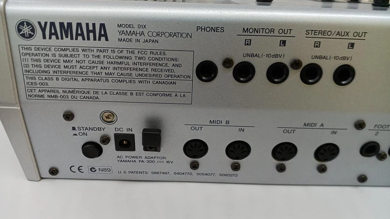 YAMAHA Mixer 01X