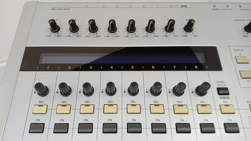 YAMAHA Mixer 01X