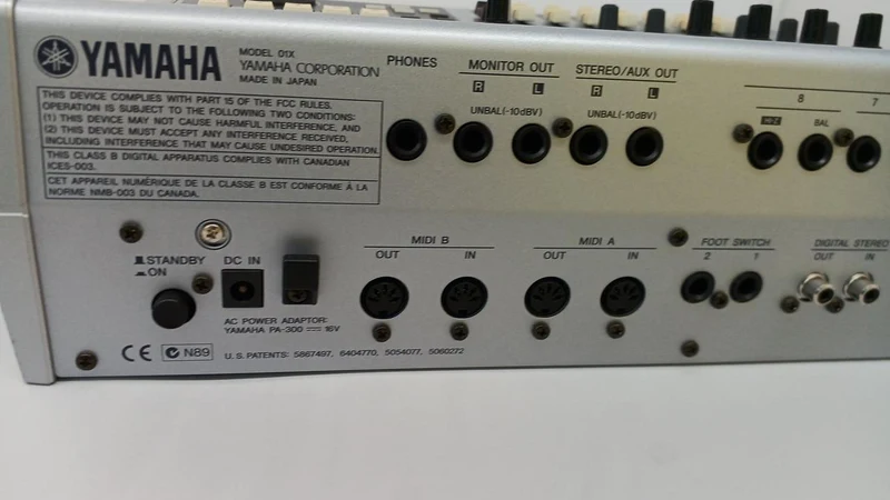 YAMAHA Mixer 01X