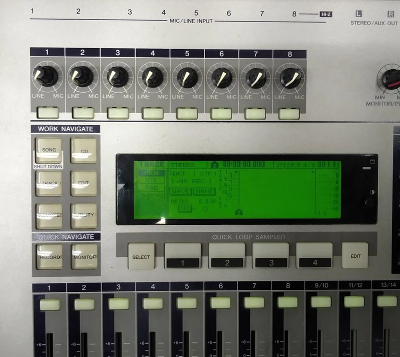 [SCHROTT] YAMAHA Digital MTR AW16G