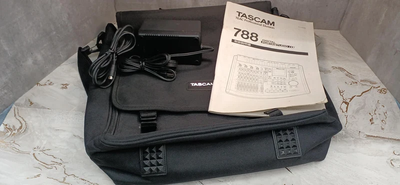 [SCHROTT] TASCAM MTR 788 DIGITALES PORTASTUDIO