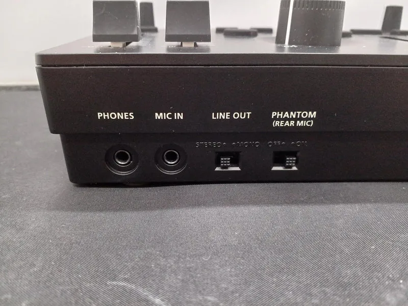 ROLAND Effektpedal VT-4