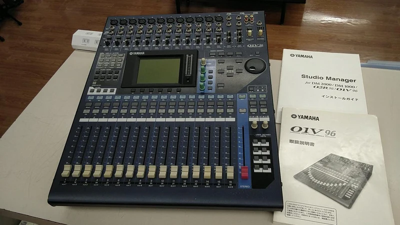 [SCHROTT] YAMAHA Digitalmixer 01V96 (Version 2)