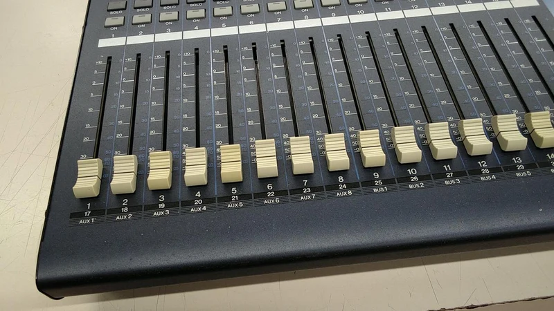 [SCHROTT] YAMAHA Digitalmixer 01V96 (Version 2)