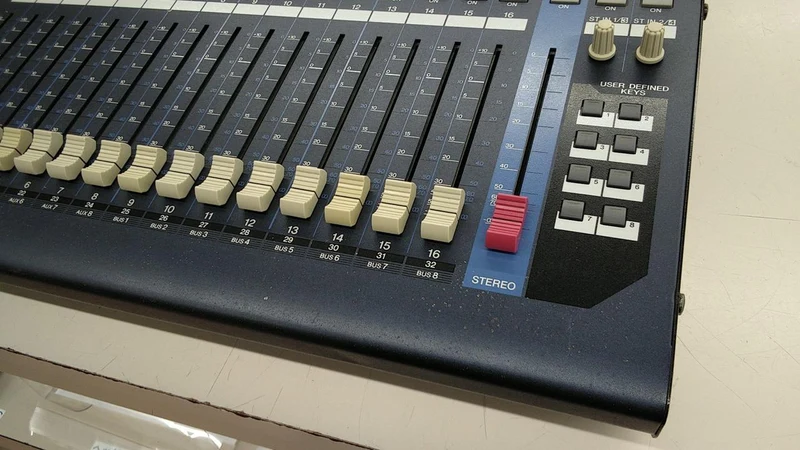 [SCHROTT] YAMAHA Digitalmixer 01V96 (Version 2)
