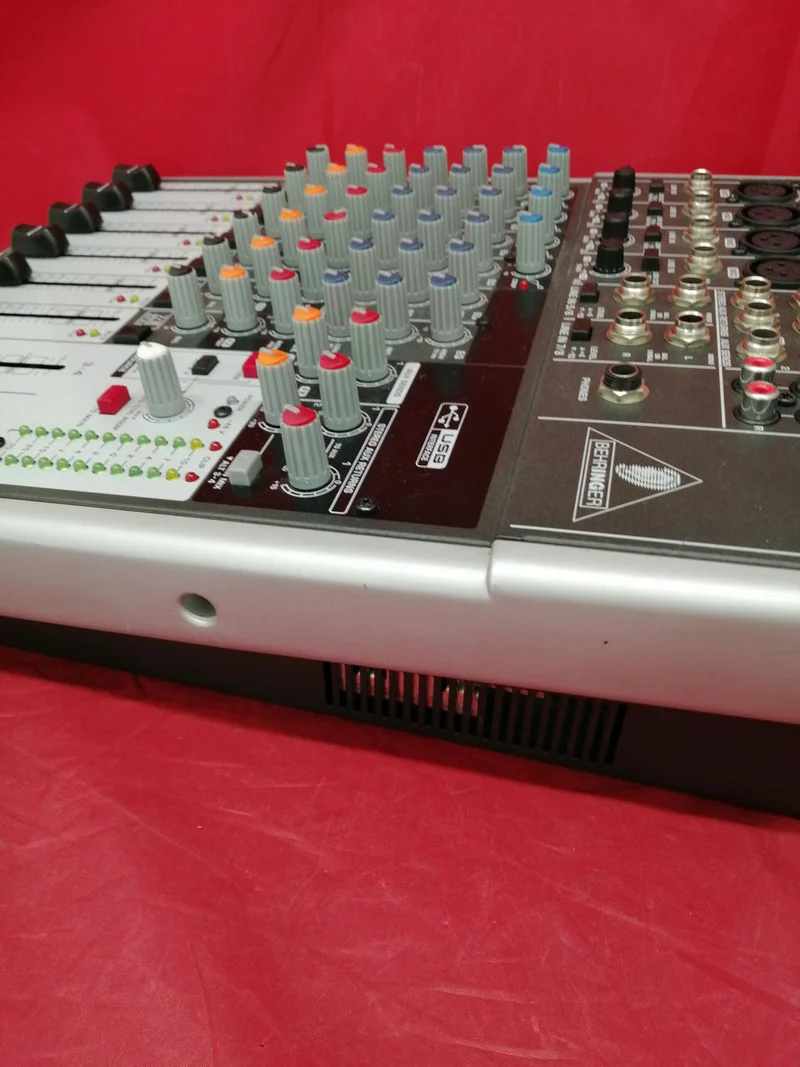 BEHRINGER Analogmixer XENYX 1204USB