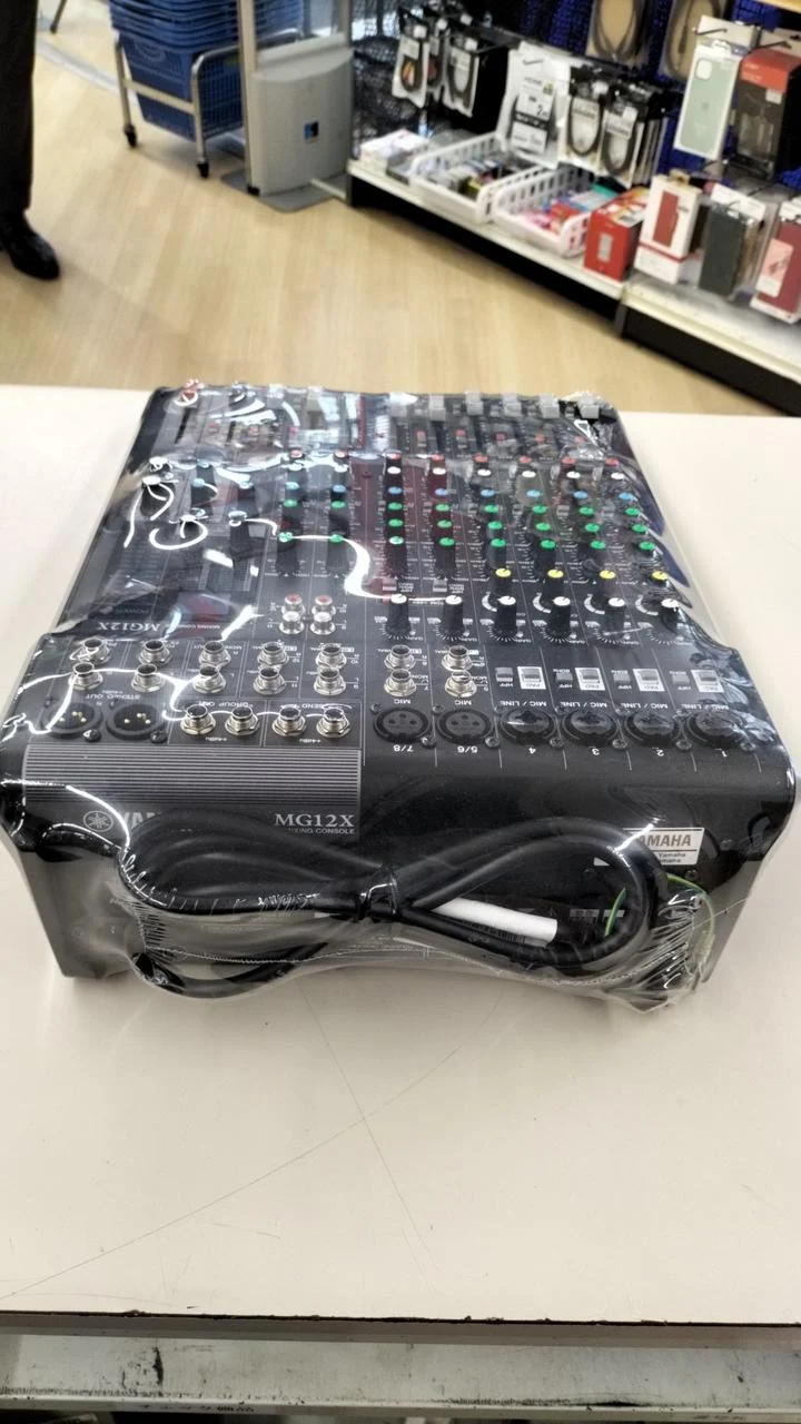 YAMAHA 12-Kanal-Analogmischer MG12X